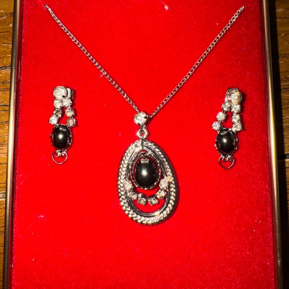 VINTAGE Black Sapphire Necklace and Earrings Set - Styles by Smart